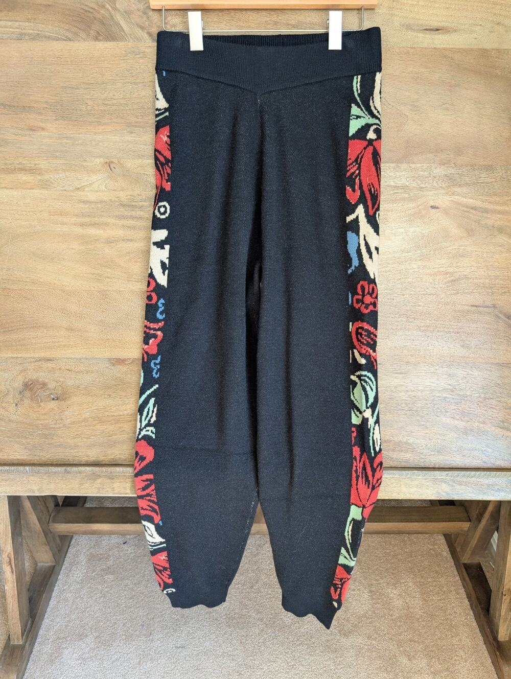 Piper Scoot The Gadot Jogger Pants Womens S Black Multi Floral Knit Pull On NWT